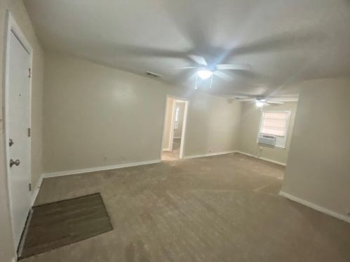 832 Anderson St, Angleton TX  77515-5209 exterior