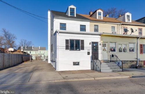 313 Morris St, Gloucester, NJ 08030-1448