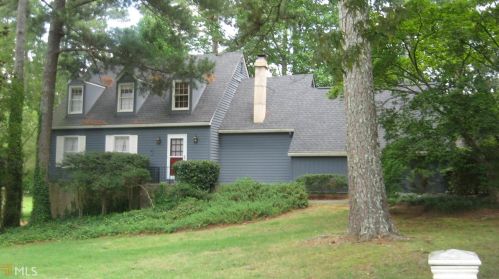 384 Arbor Ridge Dr, Stone Mountain, GA 30087-4701
