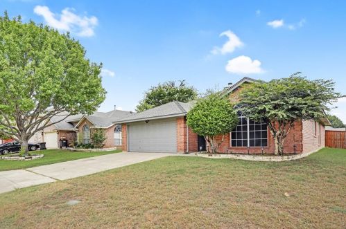 3925 Cannonwood Dr, Fort Worth, TX 76137-6019