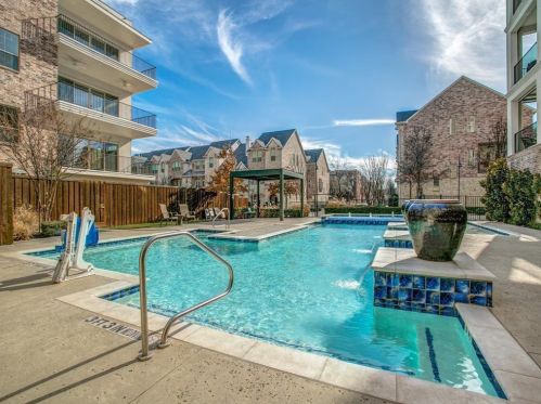 15875 Spectrum Dr, Addison TX  75001-6382 exterior