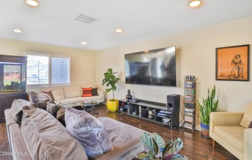 2803 Hollister St, Simi Valley CA  93065-5214 exterior