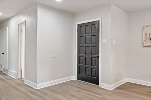 4801 Selkirk Dr, Fort Worth TX  76109-5043 exterior