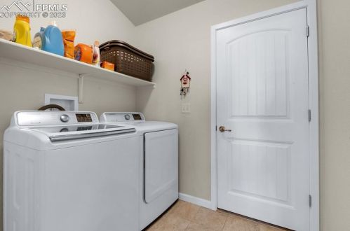 371 Desert Cove Dr, Pueblo CO  81007-2500 exterior