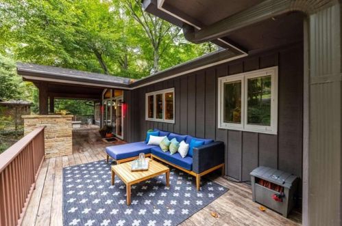 910 Barton Woods Rd, Atlanta GA  30307-1308 exterior