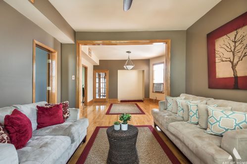 2113 Kilpatrick Ave, Chicago, IL 60639-3435