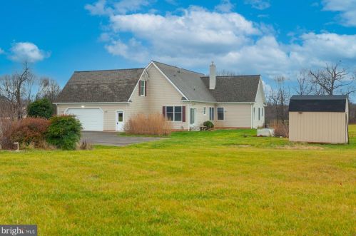 410 Wood End Ct, Charles Town WV  25414-5294 exterior