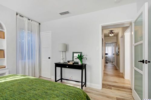 230 Winchester Ave, Glendale CA  91201-1219 exterior