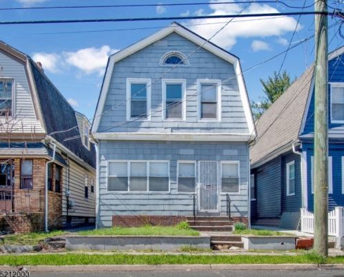 89 Washington Ave, Irvington, NJ 07111-3313
