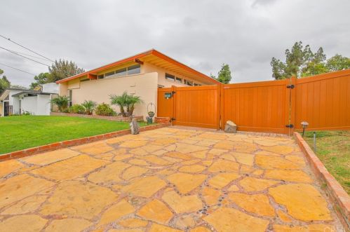11603 Sunnybrook Ln, Whittier, CA 90604-2533