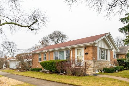 5101 Greenleaf St, Skokie, IL 60077-2119