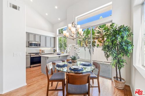 47 Del Carlo, Irvine CA  92606-8824 exterior