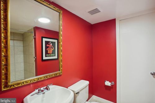 903 Kerwin Rd, Silver Spring MD 20901-1752 exterior