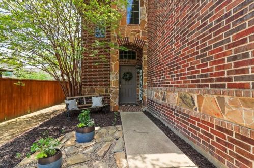 331 Granger Cir, Argyle TX  76226-7380 exterior