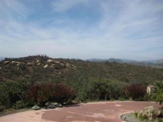 30534 Via Cantamar, Escondido, CA 92026-5500