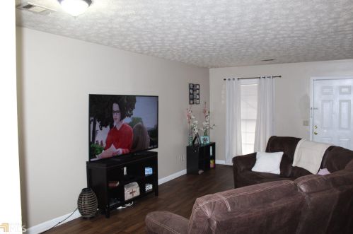 102 Peachtree Ct, Lagrange, GA 30241-1368