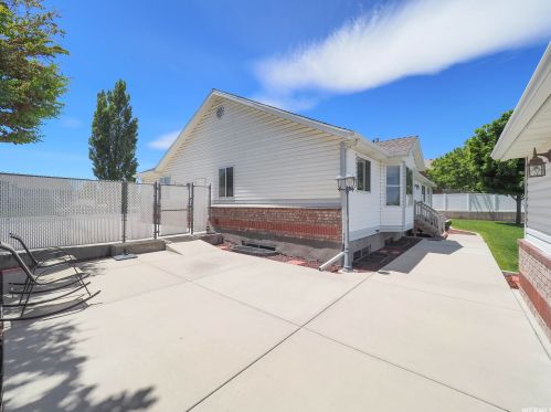 4662 8450, Taylorsville UT exterior