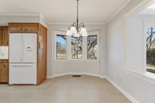 3819 Cabeza De Vaca Cir, Irving TX  75062-3841 exterior