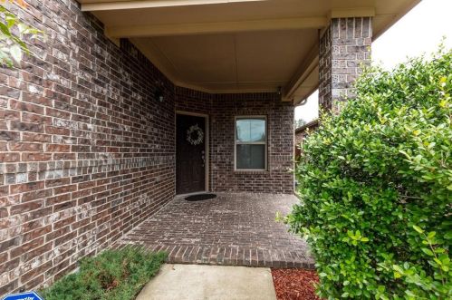 1824 Kachina Lodge Rd, Fort Worth TX  76131-2403 exterior