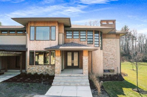 885 100, Valpo, IN 46385-8522