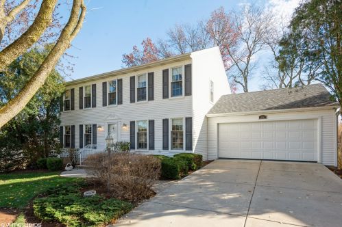 206 Stauffer Dr, Naperville, IL 60540-4128