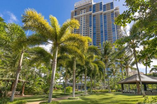 1551 Ala Wai Blvd, Honolulu HI  96815-1011 exterior