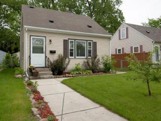 5721 42nd Ave, Minneapolis MN  55422-1631 exterior