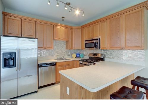 16 Kyle Way, Trenton NJ 08628-2521 exterior