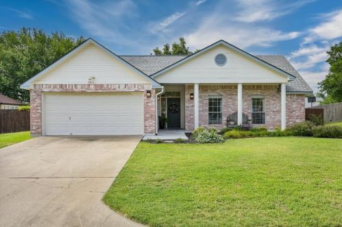 2002 18th St, Georgetown, TX 78626-7341