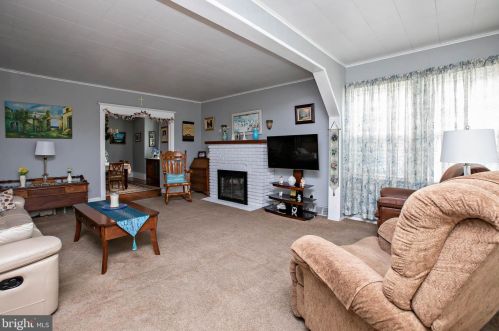 3240 48 St, Camden NJ 08109-2108 exterior