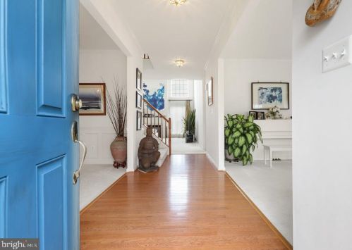 8509 Trade Wind Ct, Bristow, VA 20136-1186