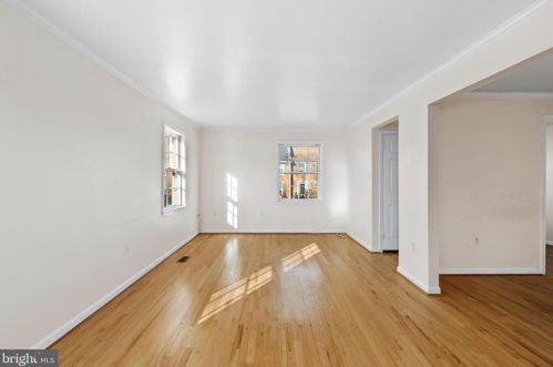 5250 Bradgen Ct, Springfield VA  22151-3505 exterior