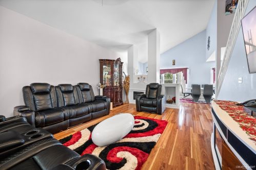 5823 Lake Pointe Dr, Plainfield, IL 60586-5904
