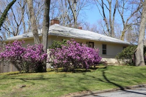 5 Oberlin Dr, Warwick, RI 02886-8508