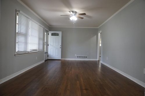 421 Pineridge Dr, Forest Park, GA 30297-2632