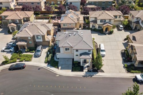 691 Embassy Cir, Vacaville, CA 95688-8826