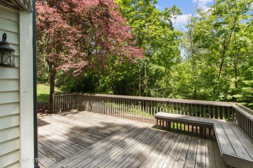 40 Peiffer Ave, Lemont IL  60439-3845 exterior