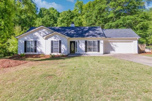 149 Elk Grove Dr, Auburn GA  30011-3257 exterior
