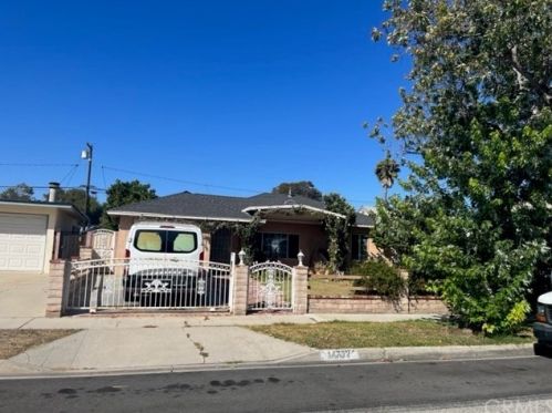 14702 Bodger Ave, Hawthorne, CA 90250-8407