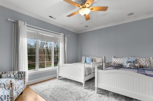76 Mustang Dr, Upper Stepney CT  06468-1371 exterior