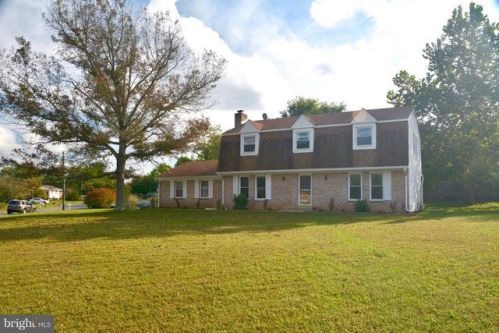 7704 Ontario Rd, Gainesville, VA 20155-1713