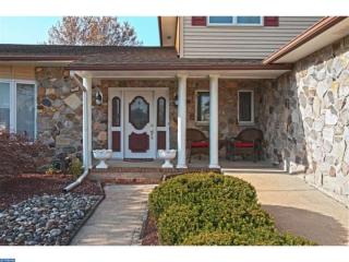 14 Adams Ct, Trenton, NJ 08690-1830