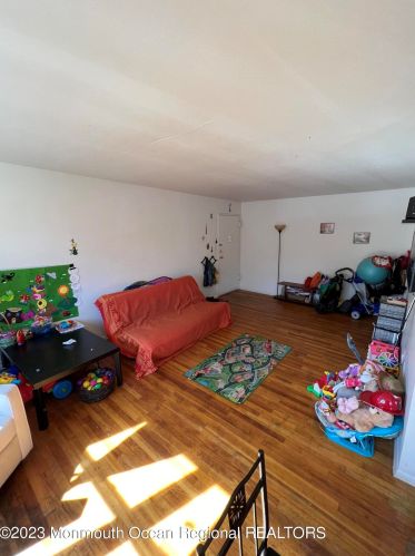 44 Manchester Ct, East Freehold NJ  07728-3227 exterior