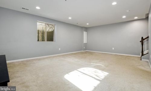 1605 Regent Manor Ct, Silver Spring MD 20904-2270 exterior