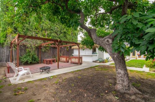 1549 Western Ave, Glendale CA  91201-1215 exterior