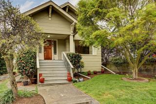 6719 Alonzo Ave, Seattle, WA 98117-5342