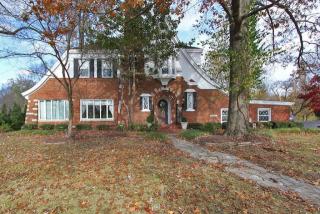 53 Country Club Pl, Belleville, IL 62223-1934
