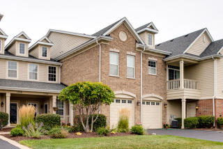 1354 Scarboro Rd, Schaumburg IL  60193-3136 exterior