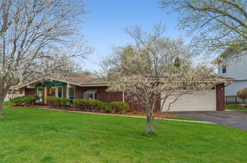 959 Appletree Ln, Bannockburn, IL 60015-2744