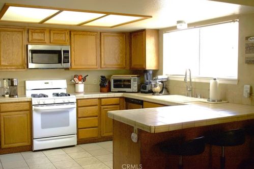 6390 Pullman Ct, Riverside, CA 92505-2246